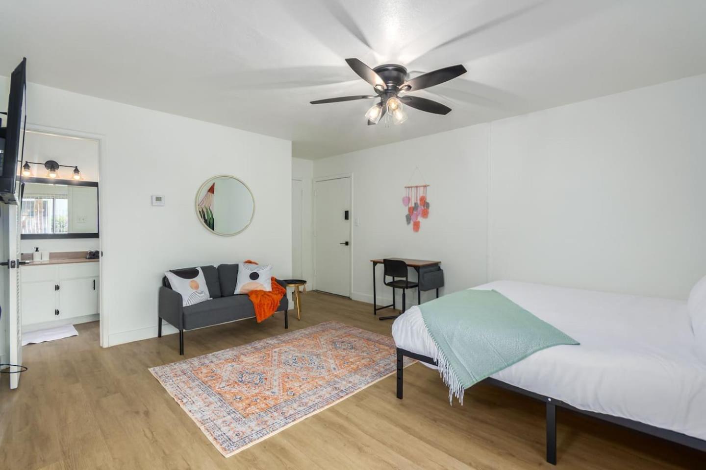 Apartemen Cozy Studiopoolkingbedbalconygym Phoenix
